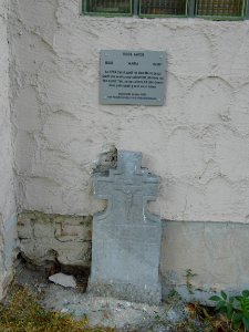Lindenholzhausen, Friedhof, Kapelle, Grab (1)