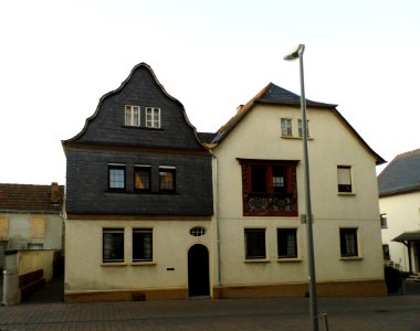 Lindenholzhausen, Kirchstraße 13
