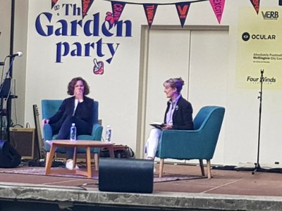Linda Clark interviewing Anna Fifield at The Garden Party, Wellington Botanical Garden