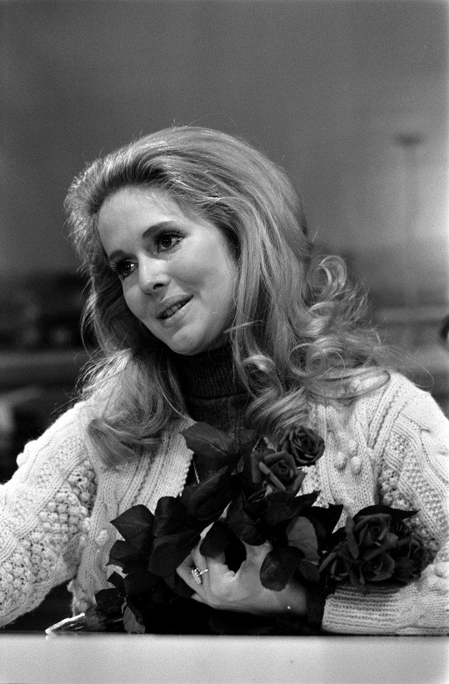 Linda Marshall , TV-ster USA, arriveert op Schiphol. Linda Marshall, Bestanddeelnr 923-3783