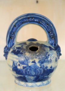 Lime pot from China, 19th century AD, ceramics - Museum of Vietnamese History - Ho Chi Minh City - DSC05835