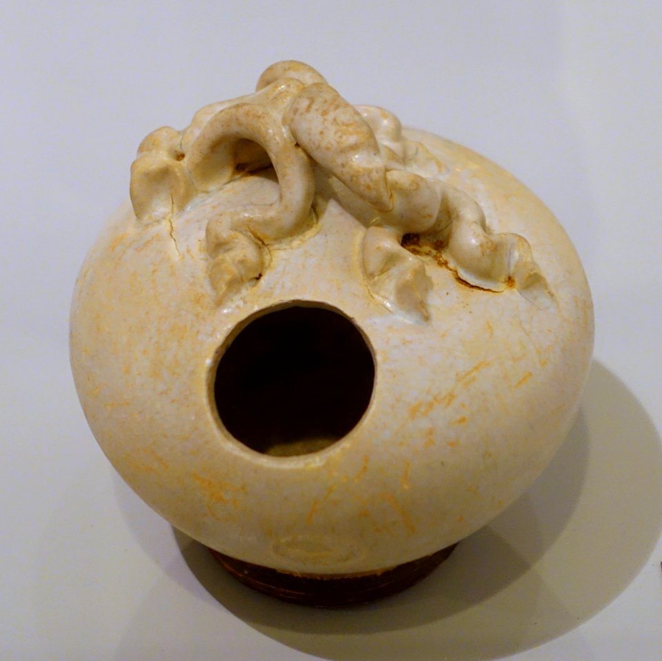 Lime pot, Viet, Ben Tre, late 19th century - Vietnamese Women's Museum - Hanoi, Vietnam - DSC04162