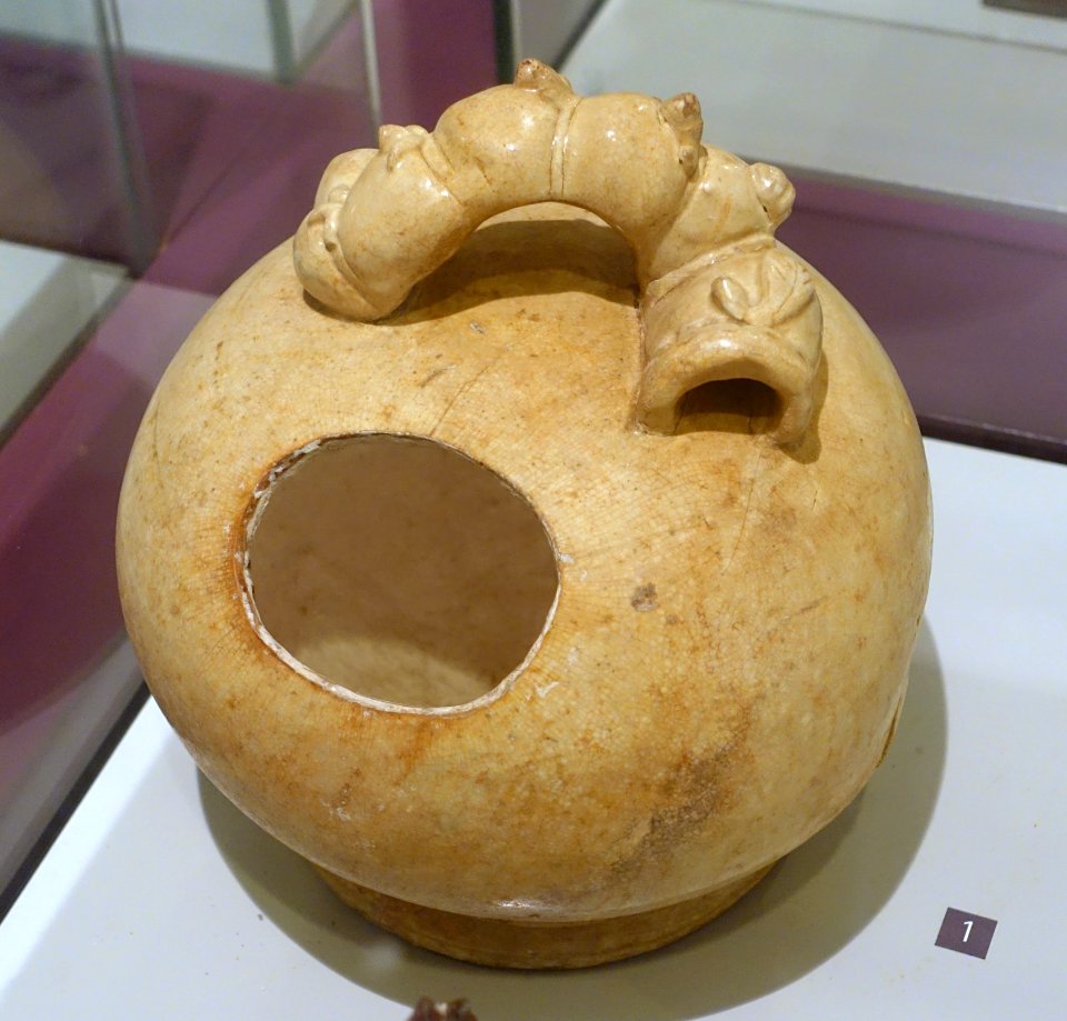Lime pot, Viet, North, 14th century - Vietnamese Women's Museum - Hanoi, Vietnam - DSC04146