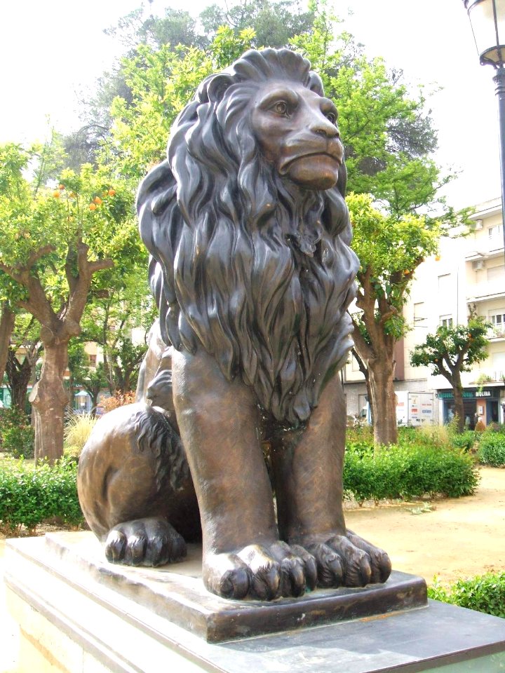 Linares - Monumento a los Marqueses de Linares (Jardines de Santa Margarita) 2