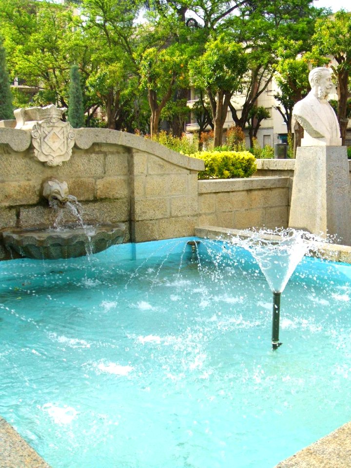 Linares - Monumento a los Marqueses de Linares (Jardines de Santa Margarita) 1