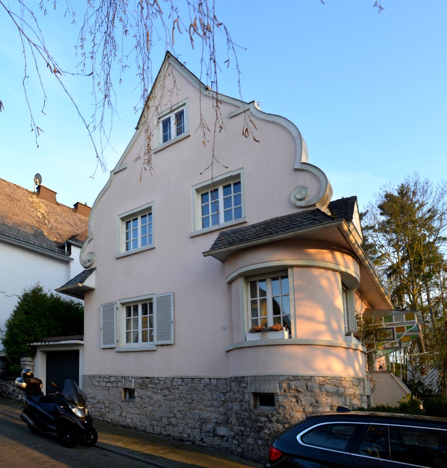 Limburg, Egenolfstraße 2 (1)