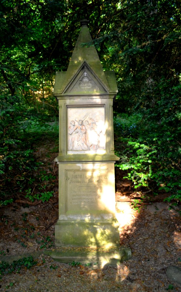 Limburg, Kreuzweg auf dem Greifenberg, Station 8 (1)