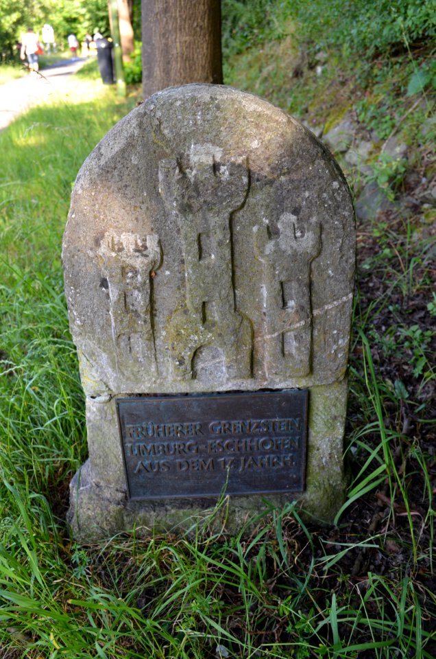 Limburg, Lahnufer, Grenzstein, Rückseite