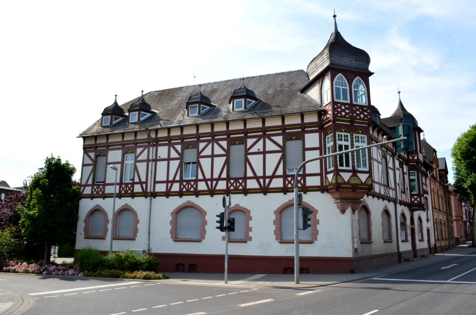 Limburg, Schiede 13 bzw Konrad-Kurzbold-Str. 9