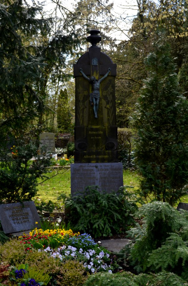 Limburg, Hauptfriedhof, Grab Albert Henninger