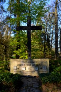 Limburg, Hauptfriedhof, Gedenkkreuz den Toten der Heimat