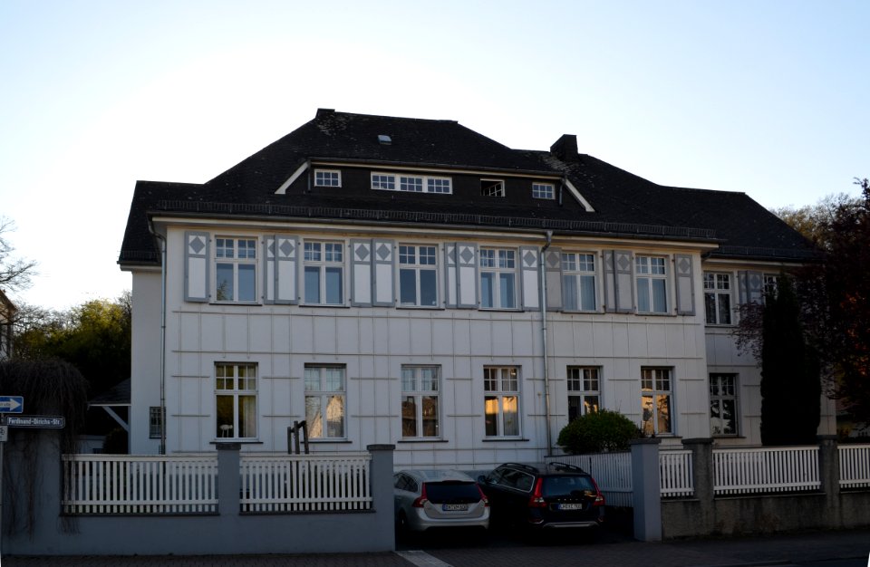 Limburg, Ferdinand-Dirichs-Straße 1-3 (1)
