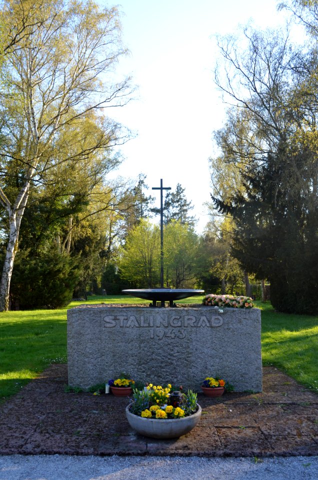 Limburg, Hauptfriedhof, Gedenkstein Stalingrad