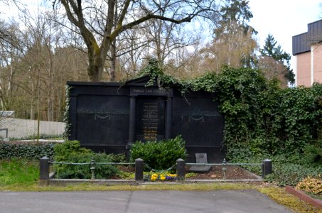 Limburg, Hauptfriedhof, Grab Carl Trombetta (1)