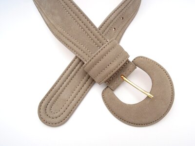 Skin buckle belt buckle