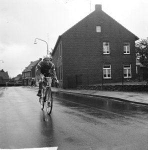 Lex van Kreuningen op de fiets, Bestanddeelnr 915-2848