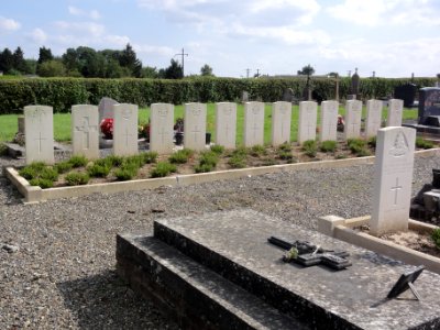 Levergies (Aisne) cimetière communal, tombes de guerre de la CWGC