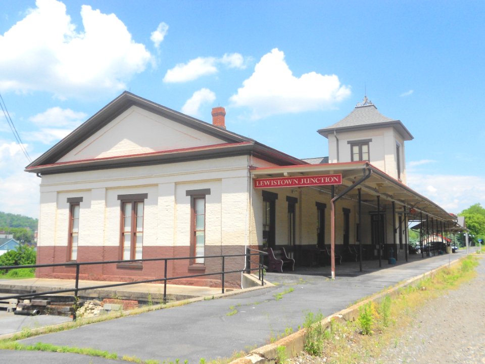Lewistown Junction Station Amtrak