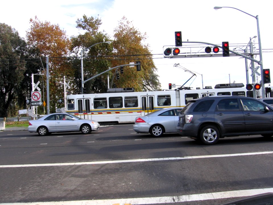 Level crossing at Richards 4037