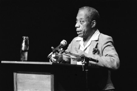Lezing James Baldwin in de serie Another Window on the World in de Bali in Amste, Bestanddeelnr 933-1680