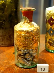 Leyden jar, French, c. 1770 - Putnam Gallery - Harvard University - DSC07963