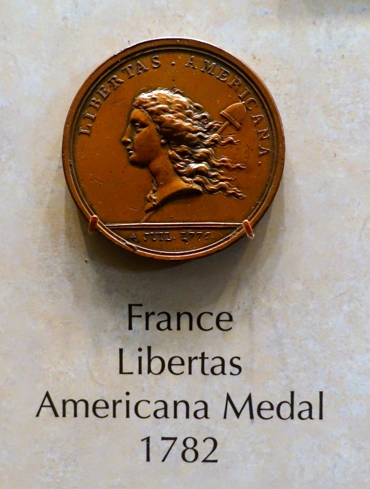Libertas Americana medal, France, 1782 - National Museum of American History - DSC00265