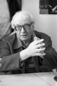 Lezing Franse compoist Olivier Messianen in Koninklijk Conservatorium in Den Haa, Bestanddeelnr 933-8262