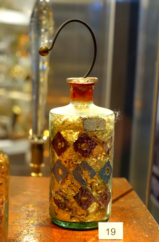 Leyden jar, French, c. 1775 - Putnam Gallery - Harvard University - DSC07965