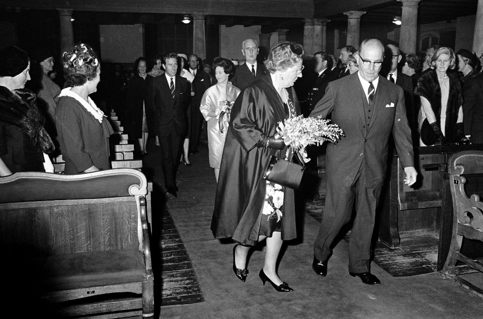 Lezing voor Genootschap Nederland Engeland, aankomst van koningin Juliana, Bestanddeelnr 917-7812