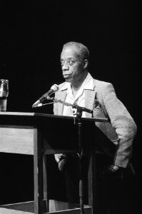Lezing James Baldwin in de serie Another Window on the World in de Bali in Amste, Bestanddeelnr 933-1682