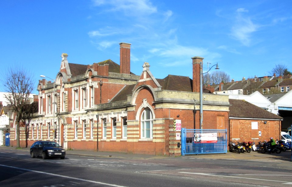 Lewes Road Bus Garage (Original Building), Brighton (March 2017) (1)