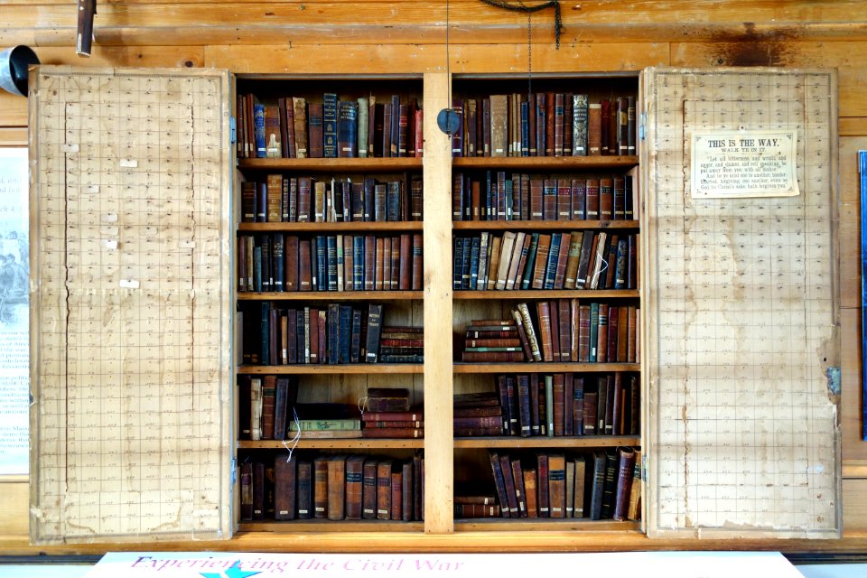Library - Joseph Allen Skinner Museum - DSC07815