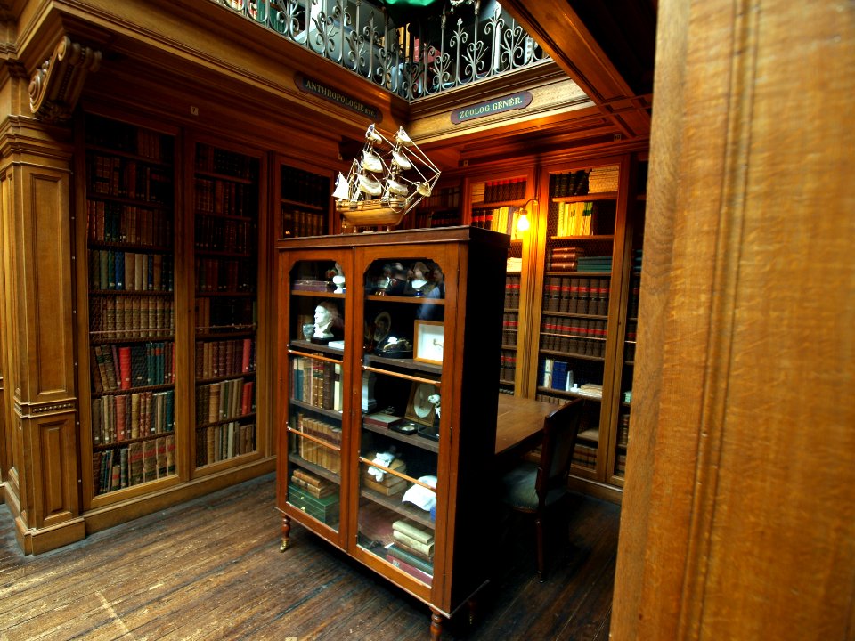 Library at the Teylers museum, photo-4, Cabinet of Boudewijn Buch