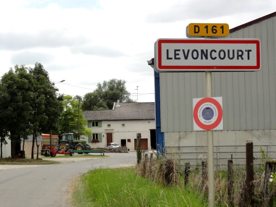 Levoncourt (Meuse) city limit sign