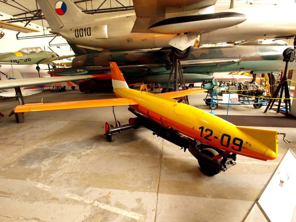 Letov KT-04 towed target pic5