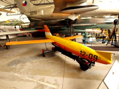 Letov KT-04 towed target pic5