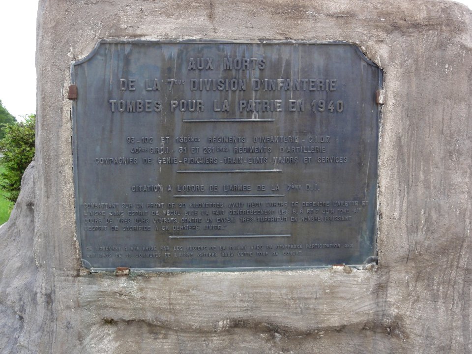 Leuilly-sous-Coucy (Aisne) memorial 7e D.I. , plaquette