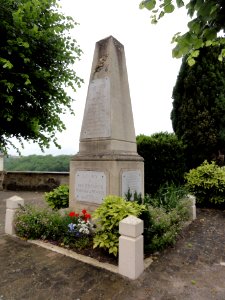 Leury (Aisne) monument aux morts