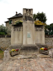 Leuilly-sous-Coucy (Aisne) monument aux morts