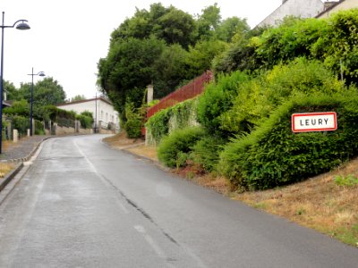 Leury (Aisne) city limit sign