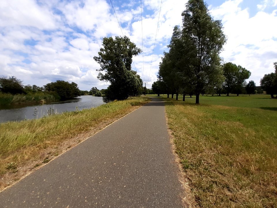 Leuna Saaleradweg