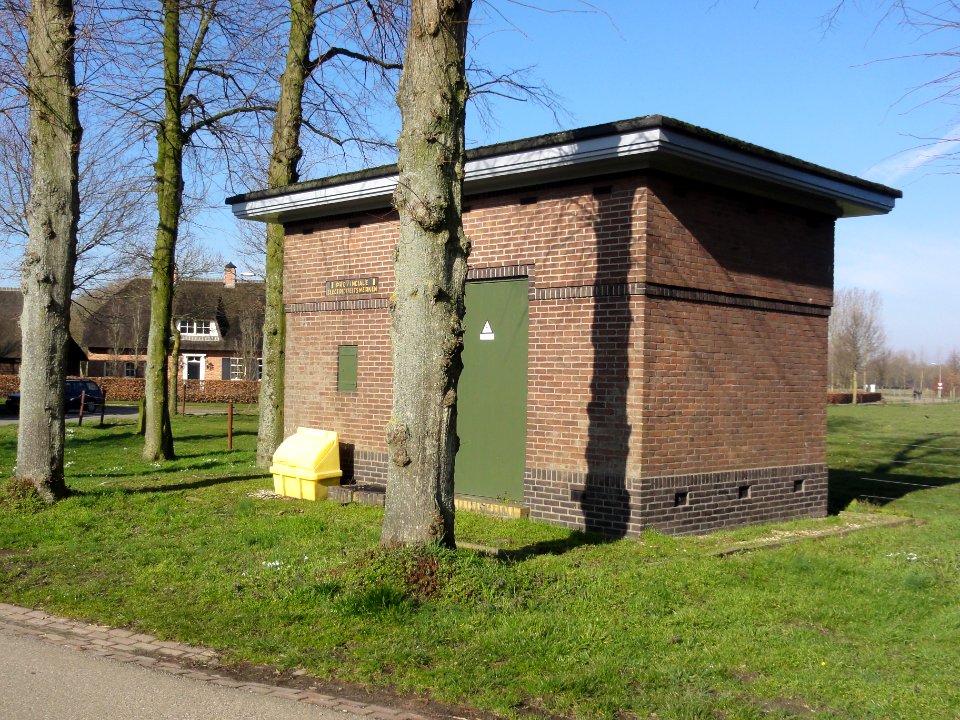 Leur (Wijchen) van Balverenlaan 1A trafohuisje (02) Gem.Mon