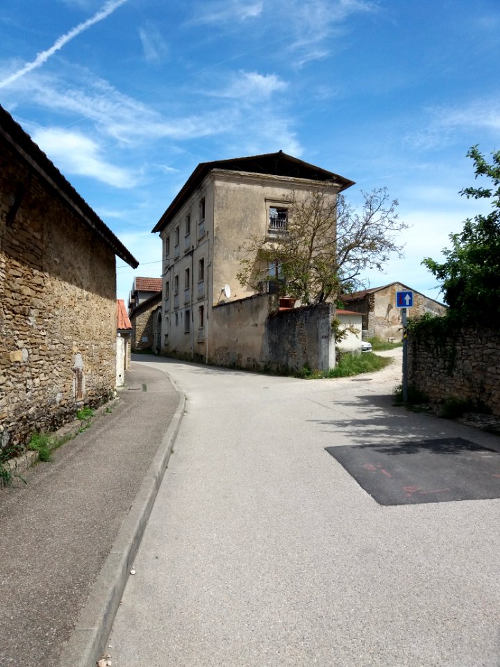 Leyrieu - Rue de la Combe - Vers le nord