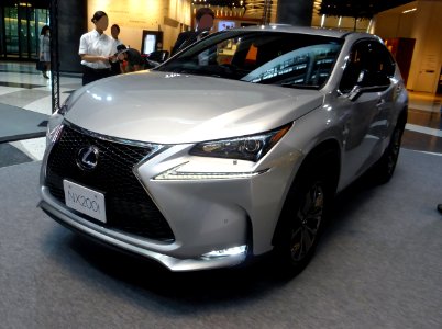 Lexus NX200t F SPORT (AGZ10) front