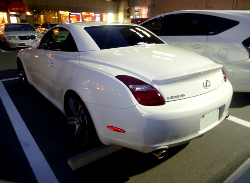 Lexus SC430 (UZZ40) at night rear