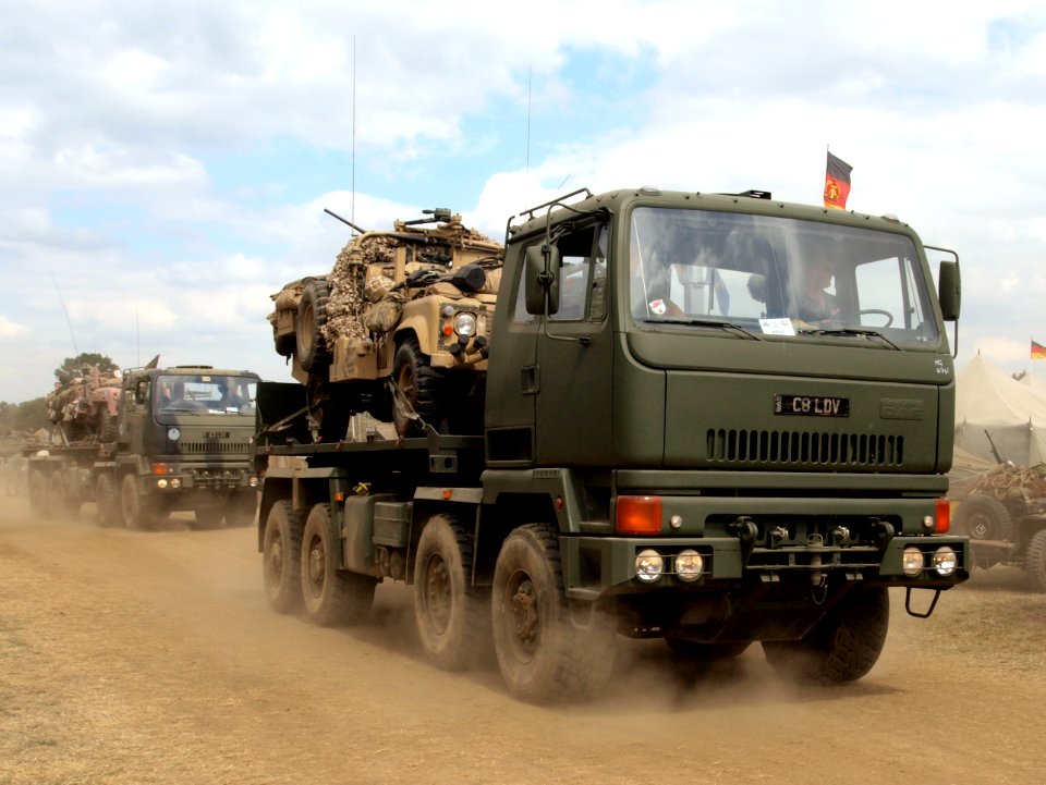 Leyland DAF DROPS Heavy Utility Truck (Demountable Rack Offload and Pickup System) pic4