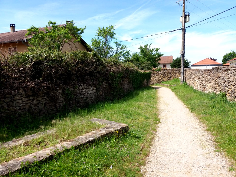 Leyrieu - Chemin du Bunet 01