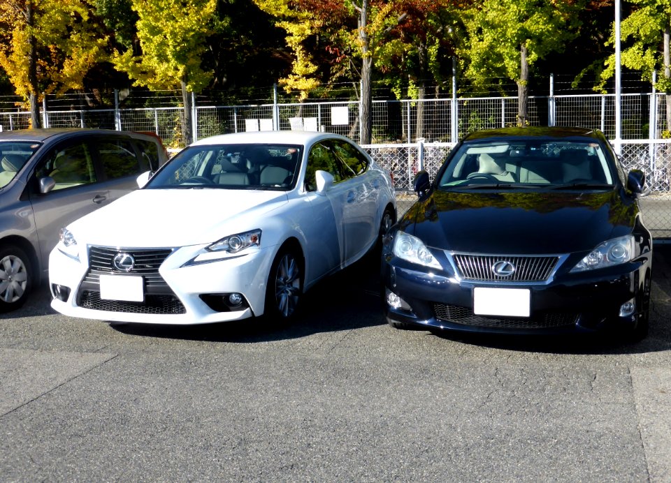 Lexus IS250 (2nd & 3rd) front