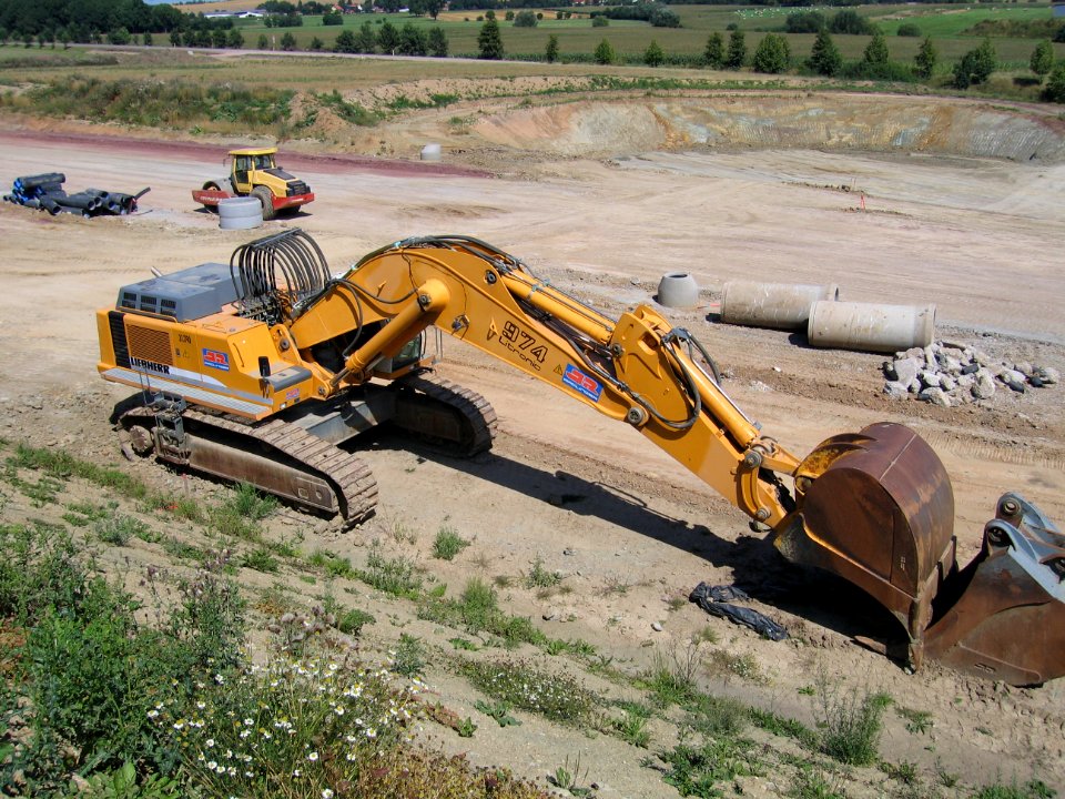 Liebherr-974 litronic excavator 2009