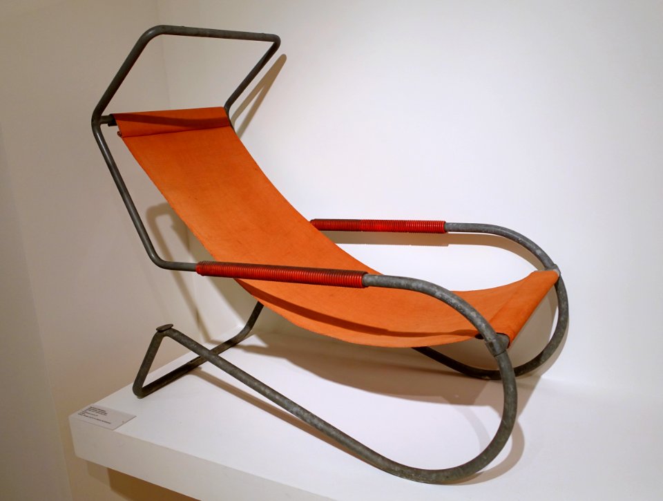Lido deck chair, designed by Battista & Gino Giudici, Fratelli Giudici, Locarno, Switzerland, 1935, tubular steel, fabric - Museum für Angewandte Kunst Köln - Cologne, Germany - DSC09535